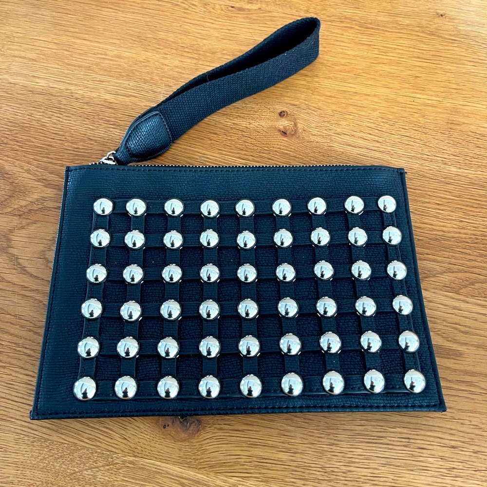 Sondra Roberts - image 1